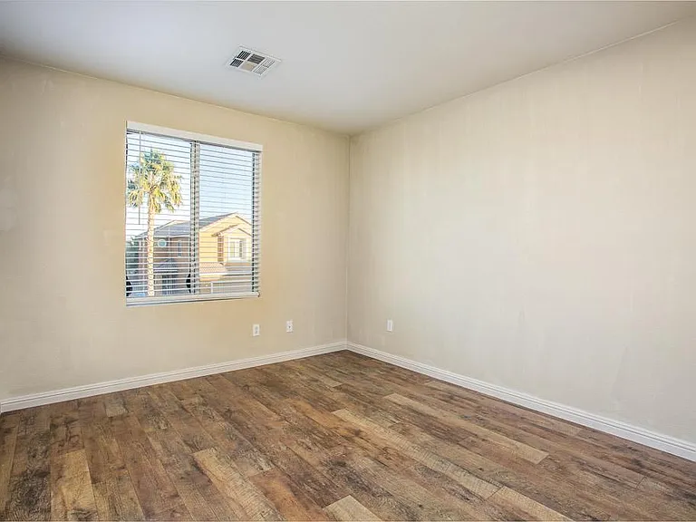 2609 Los Palos St — Photo 13