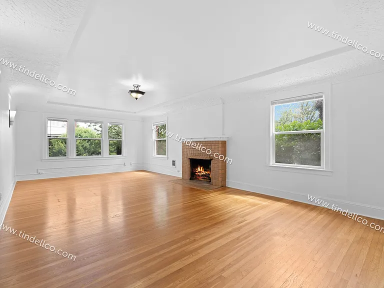 2076 NW Johnson St #201 — Photo 7