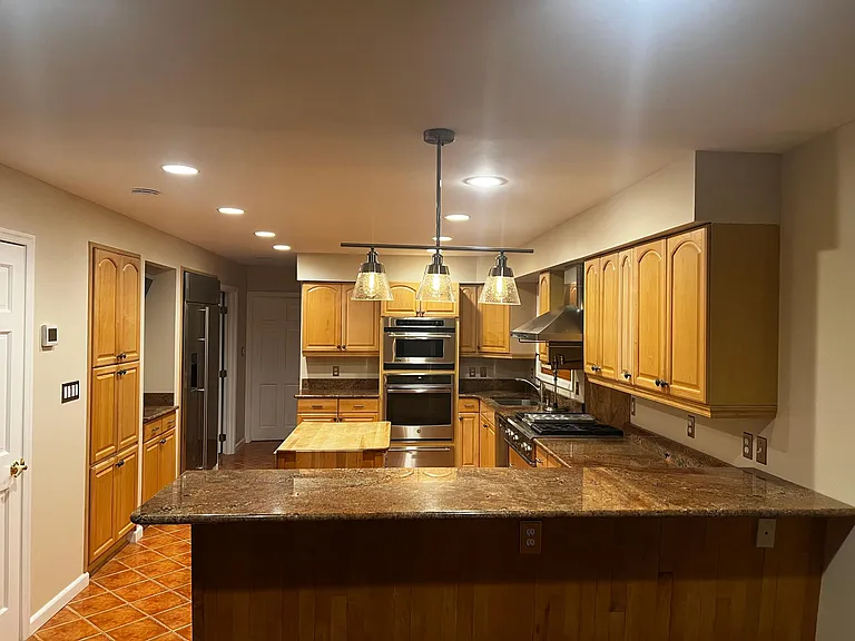 685 Shore Rd — Photo 14