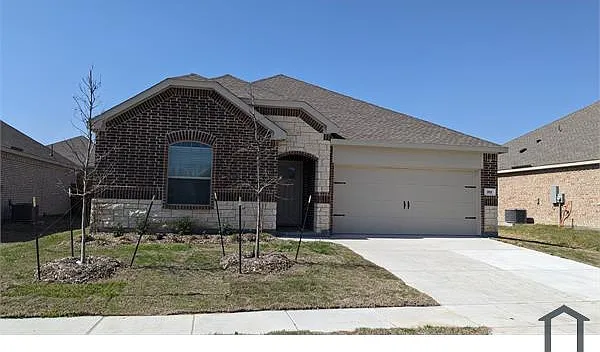 4 bed, 1996 sqft, $2,200 — Photo 2