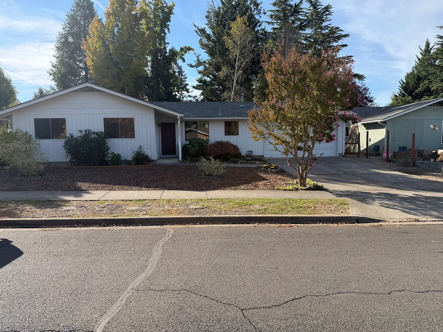 3 bed, 1285 sqft, $2,100 — Photo 2