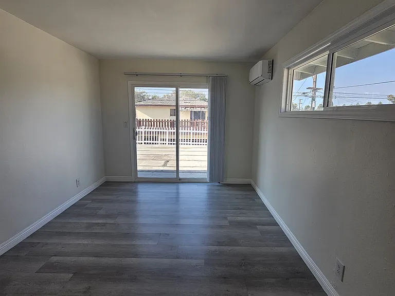 652 Center St #C — Photo 10
