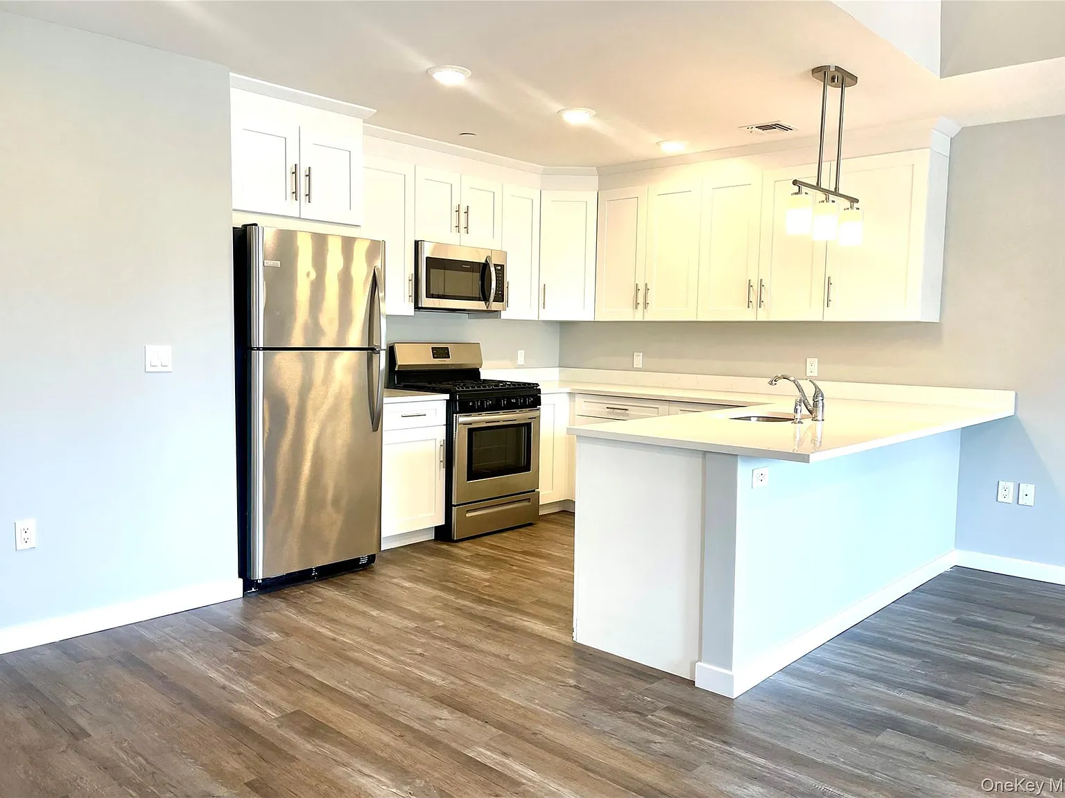 2 bed, 2.0 bath, 1100 sqft, $3,290 — Photo 4