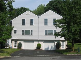 12B Magnolia Ct, Madison, NJ 07940