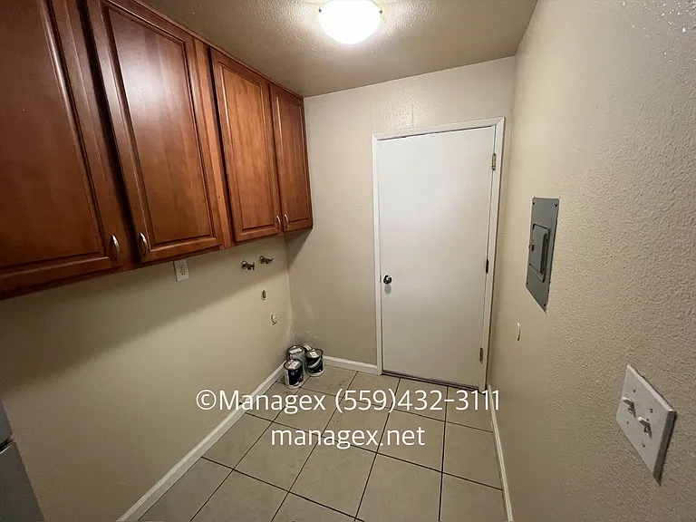7166 N Fruit Ave #156 — Photo 5