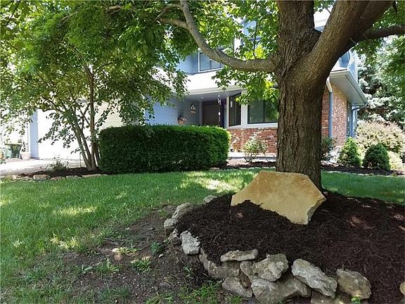 2nd image of 15741 Woodson St