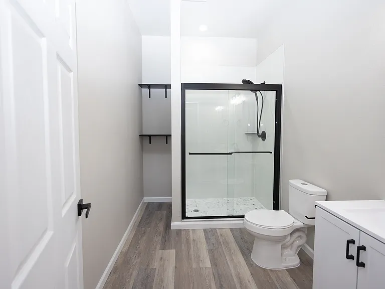 201 E Grand Ave #2 — Photo 14