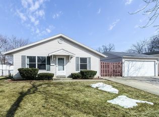 245 W Kennedy Dr, Streamwood, IL 60107