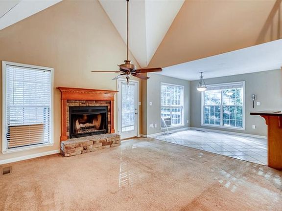 3rd image of 195 Valley Bluff Dr