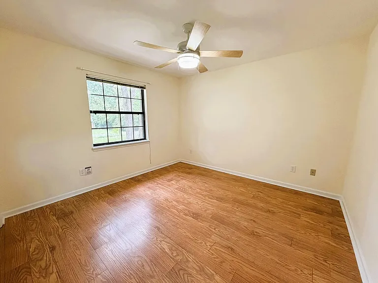 136 Belmont Rd — Photo 20
