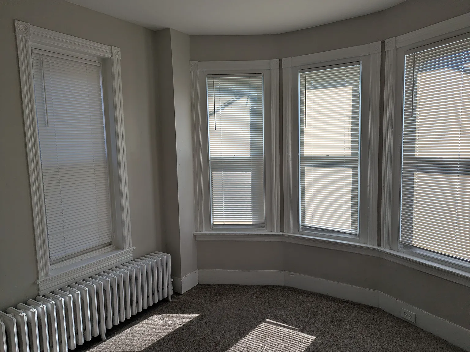 3 bed, 1050 sqft, $1,295 — Photo 3
