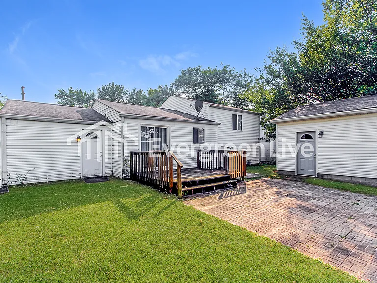 5520 Lunsford Dr — Photo 14