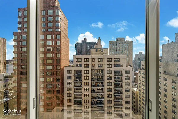 Rented by Sotheby's International Realty | media 40