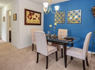 855 N Park Rd APT P303, Wyomissing, PA 19610