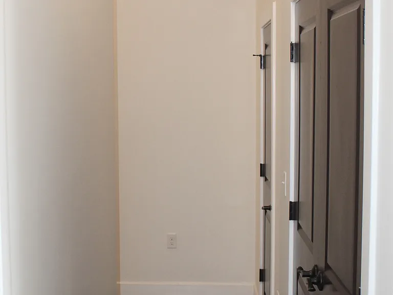 410 Wellons St #204 — Photo 3