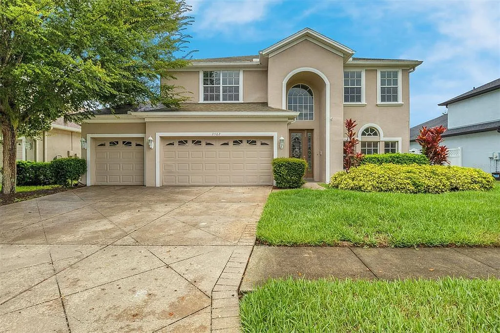 5 bed, 3.0 bath, 2858 sqft, $3,200 — Photo 1