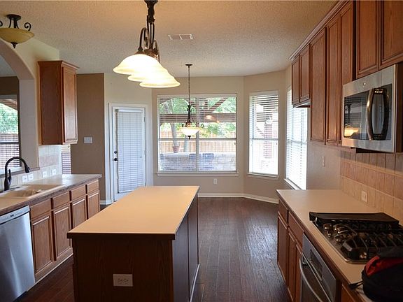 5th image of 7405 Greenvalley Ln