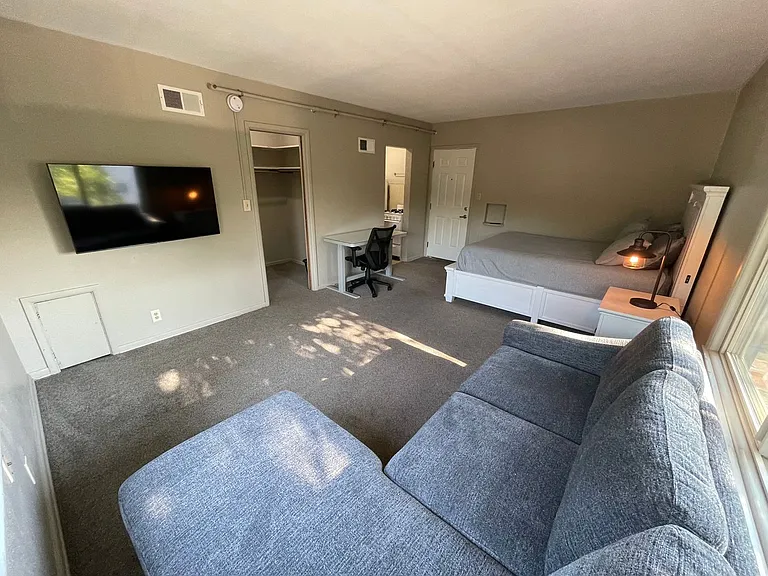 217 S Spring Ave — Photo 4