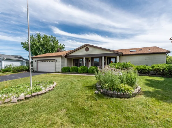 12 Derby Ct, Grayslake, IL 60030