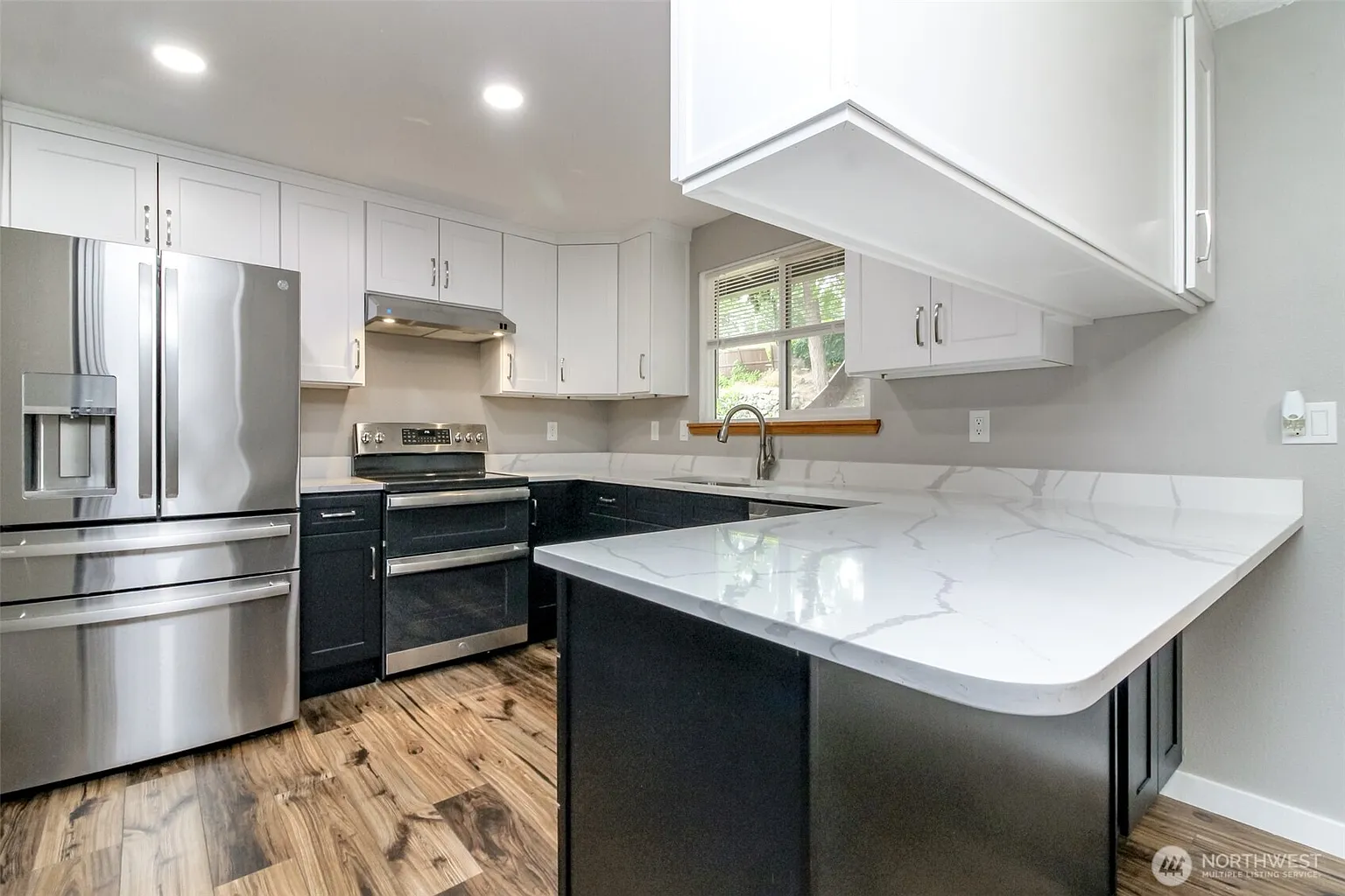 416 142nd Street Ct S photo 1