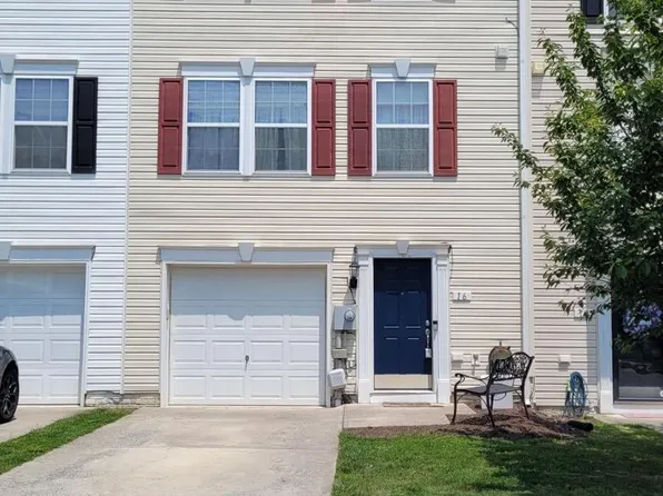 16 Witherspoon Ct, Falling Waters, WV 25419