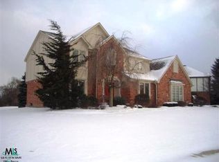 4084 Penrose Dr, Troy, MI