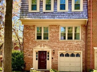 5104 Heritage Ln, Alexandria, VA 22311