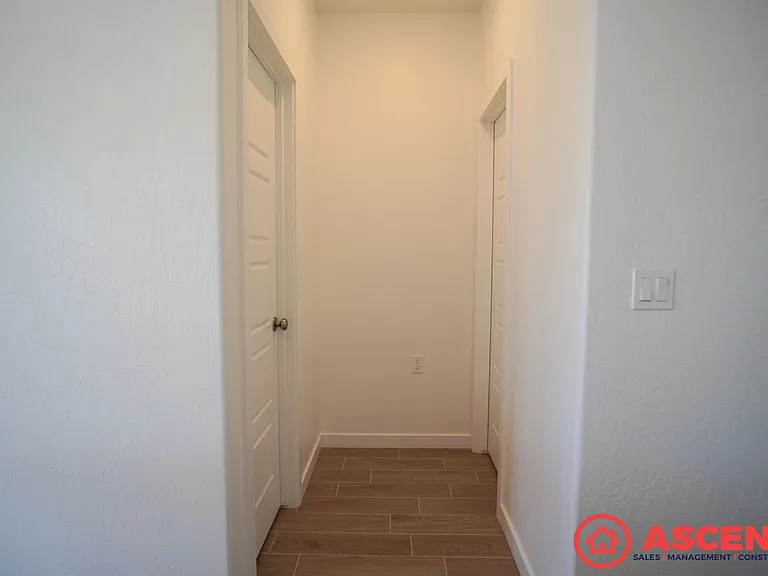 3316 Laurel Hill Ln — Photo 8