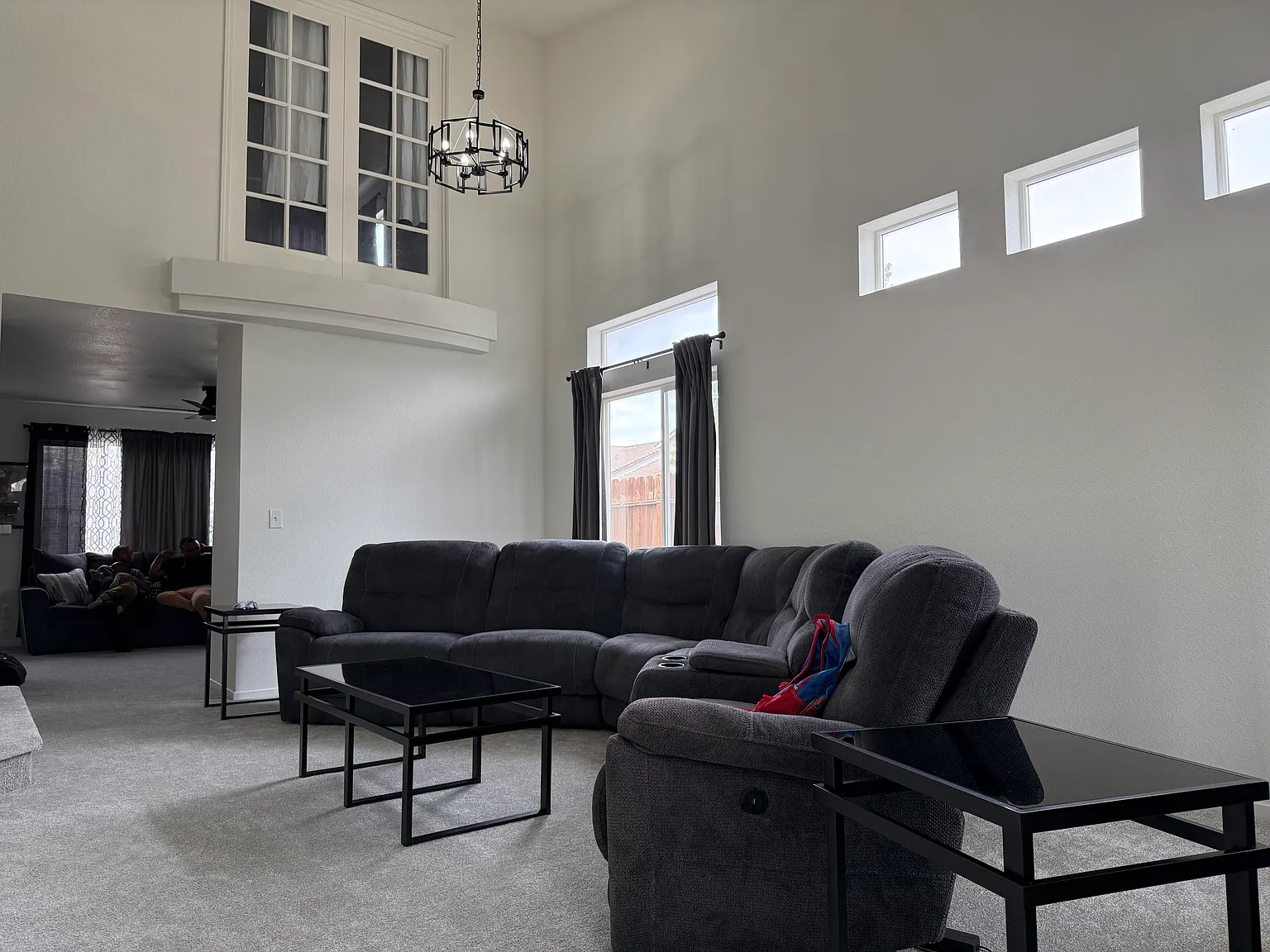 5 bed, 2045 sqft, $3,500 — Photo 3