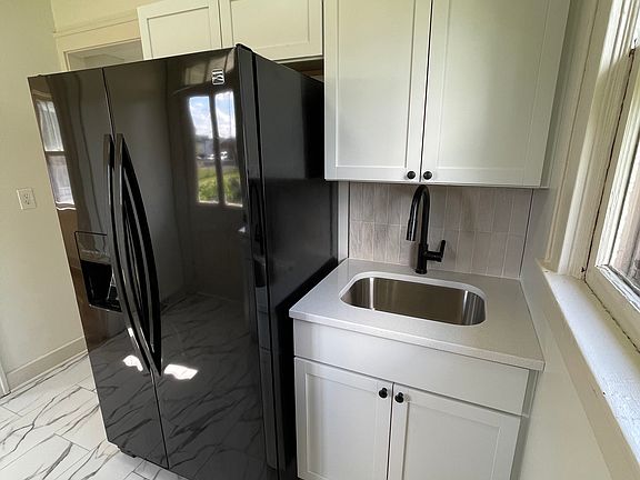 4th image of 1711 S 12th St
