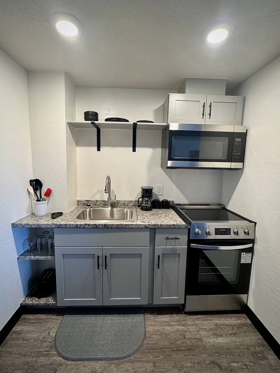 Building Photo - 316 E Flaming Gorge Way #204
