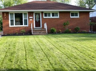 250 Talbot Dr, Bedford, OH 44146