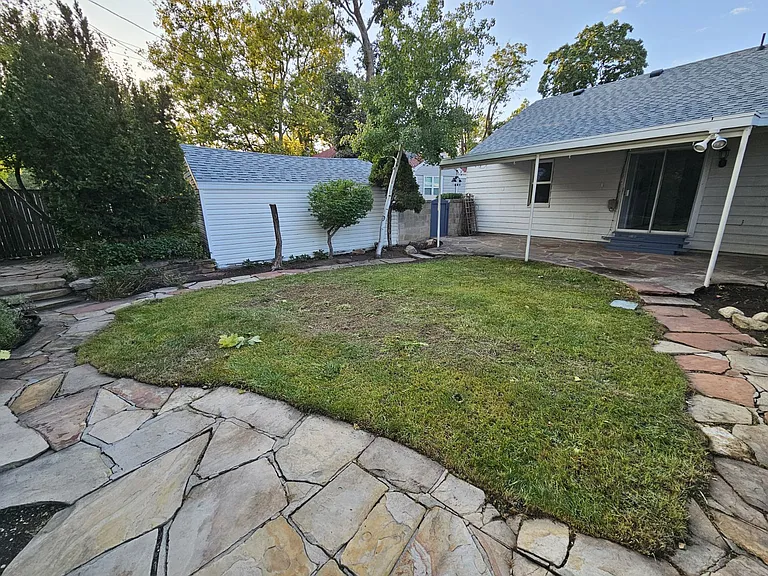 1579 E Hollywood Ave — Photo 11