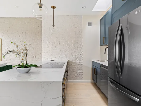 343 East 92nd Street image 1 of 7