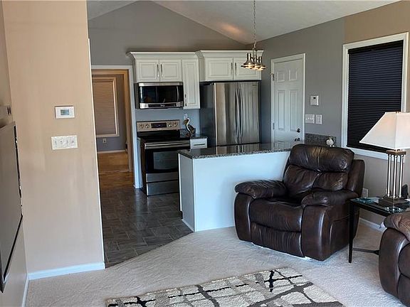 5th image of 11846 Lakeview Dr
