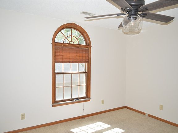 3rd image of 4900 Pleasant St Unit 13