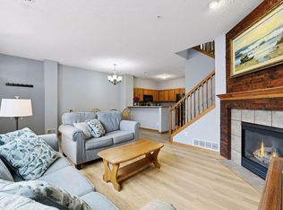 1976 Clover Ridge Dr, Chaska, MN 55318