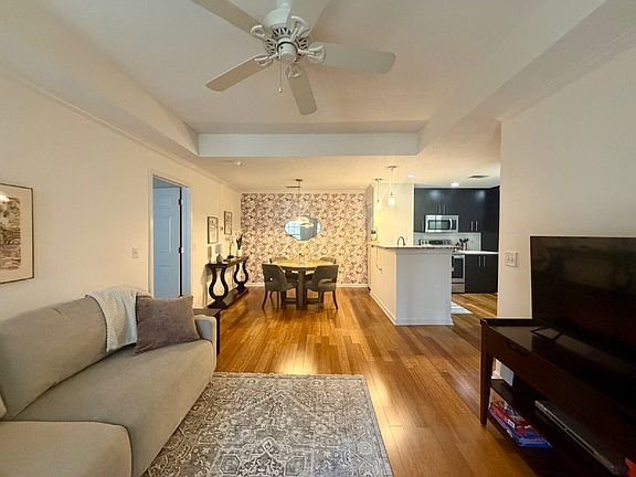 2nd image of 50 Pebble Beach Cv APT J211
