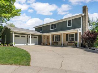 3 Crestwood Cir, Iowa City, IA