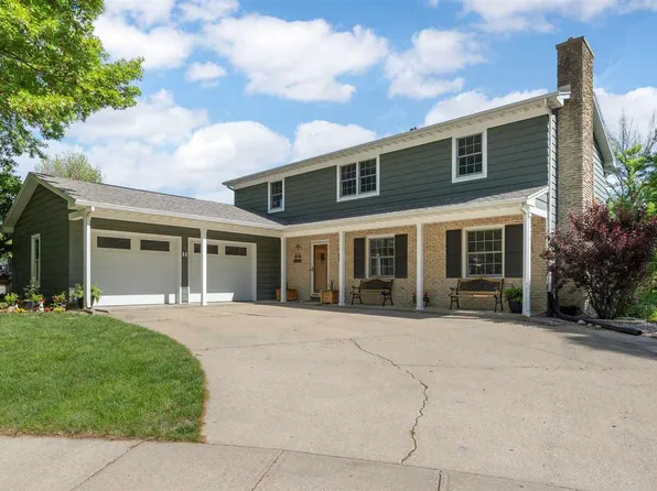 3 Crestwood Cir, Iowa City, IA 52245