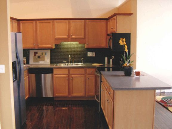 4th image of 510 SE 9th St