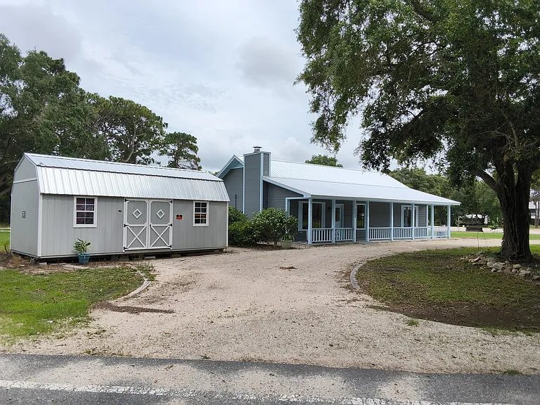 2626 Oak St — Photo 4