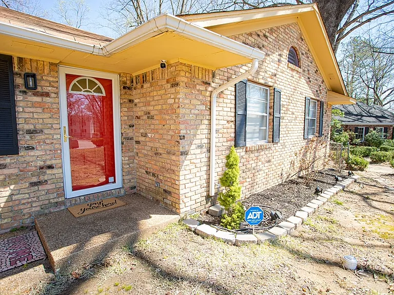 1102 Whitaker Cv — Photo 16