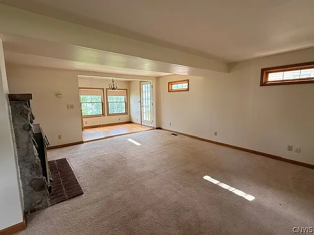 2937 Hamlin Ave — Photo 5