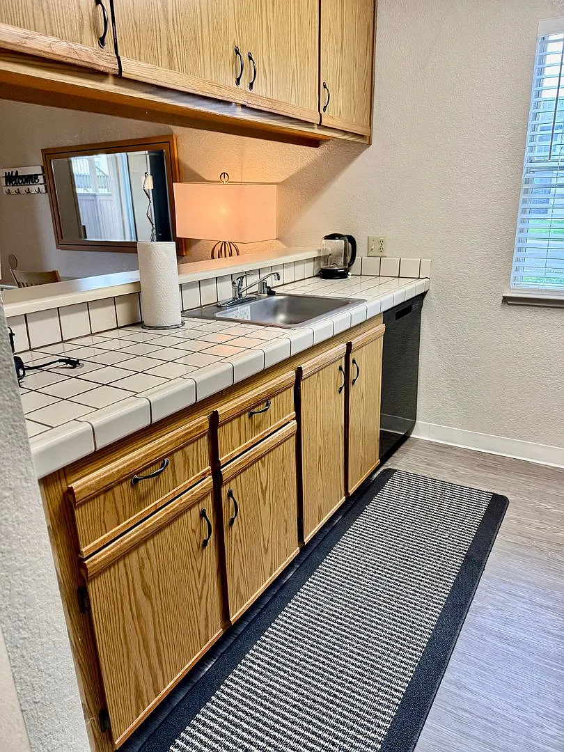 Hollister Apartment Complex — Photo 3