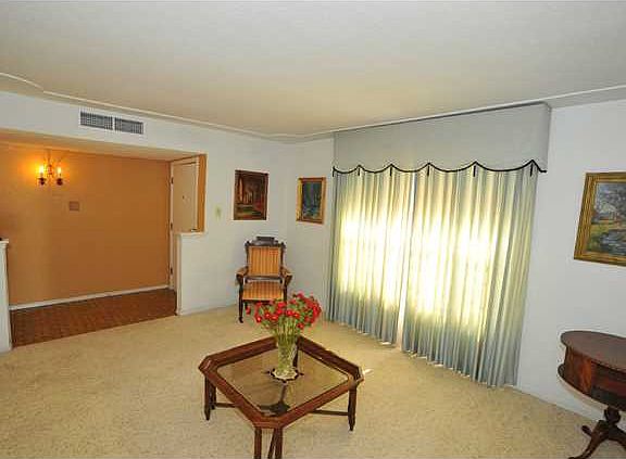 4th image of 11001 Lakewood Ave
