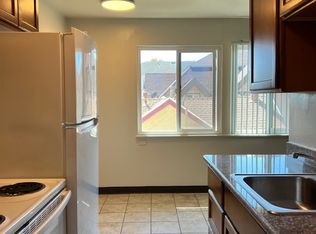 647 E 17th St #307, Oakland, CA 94606