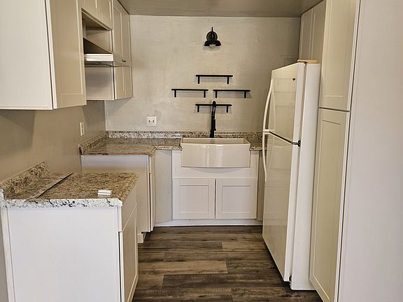 3rd image of 21309 Lake Shore Dr