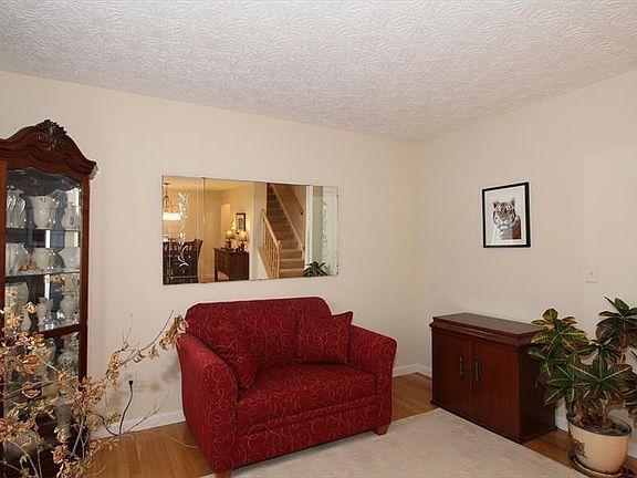 5th image of 1167 Thornberry Ct