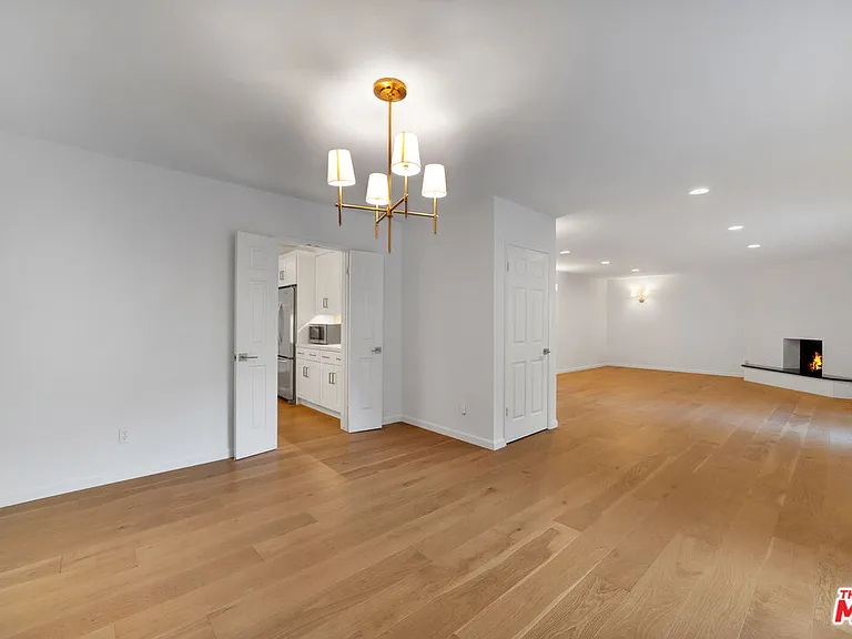 1758 Clear View Dr — Photo 7
